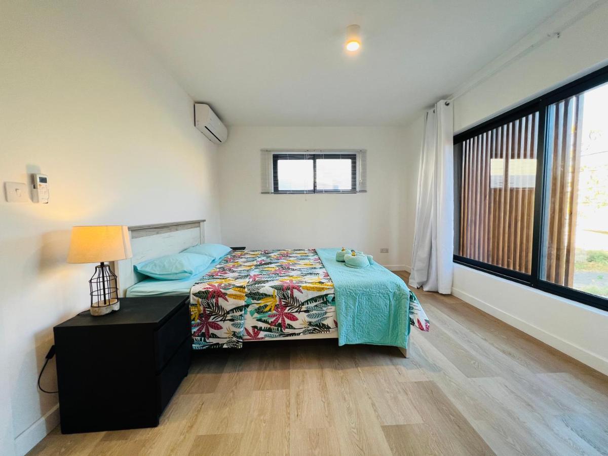 Into The Sea - Modern Home Close To The Beach 阿尔比恩 外观 照片