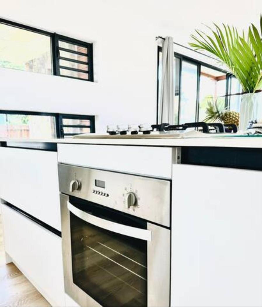 Into The Sea - Modern Home Close To The Beach 阿尔比恩 外观 照片